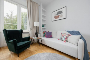 Elegant Filtry Apartment with Parking in Warsaw by Noclegi Renters